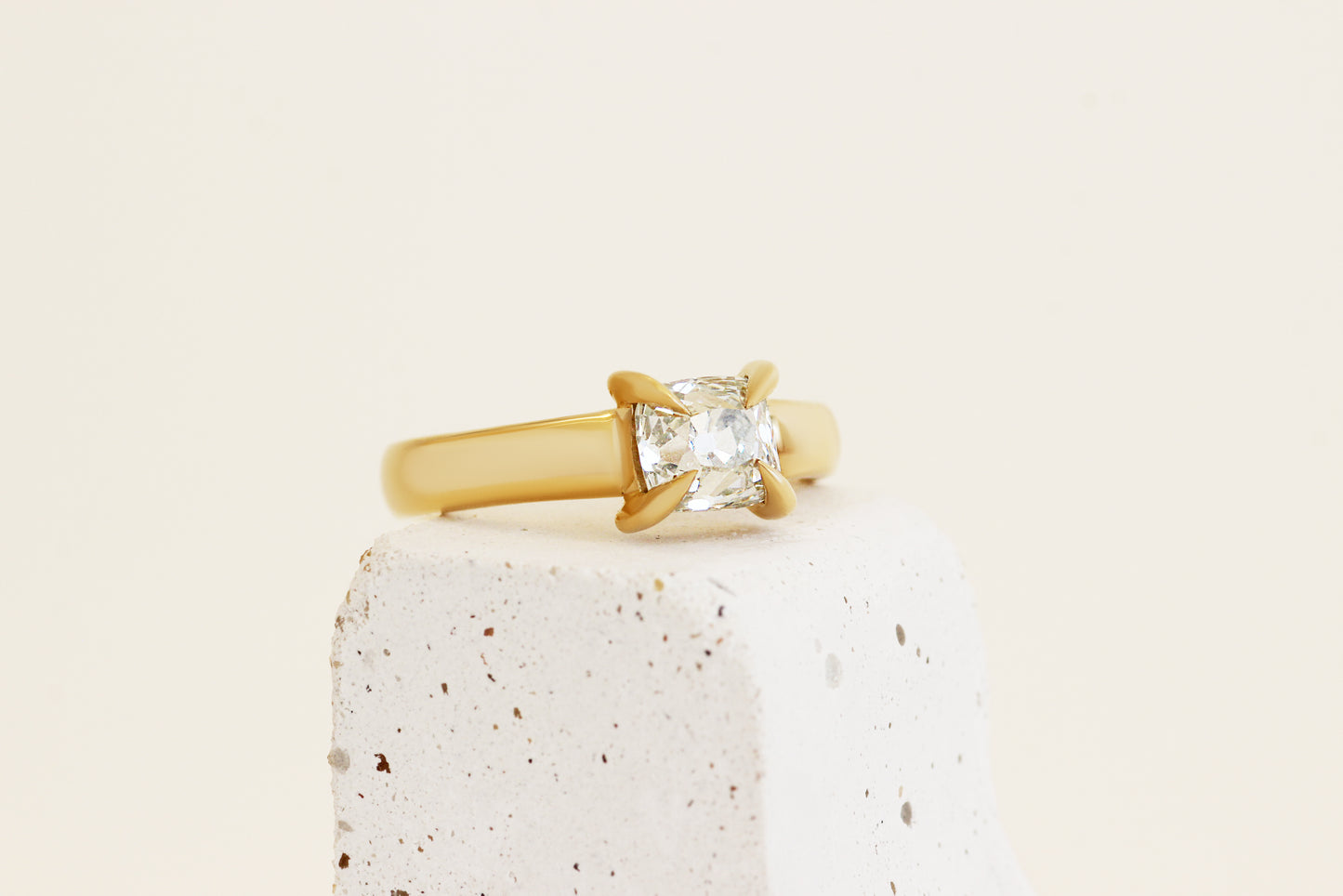 Ellipse Ring / Old Mine Cut Diamond 1.42ct - Goldpoint Studio - Greenpoint, Brooklyn - Fine Jewelry