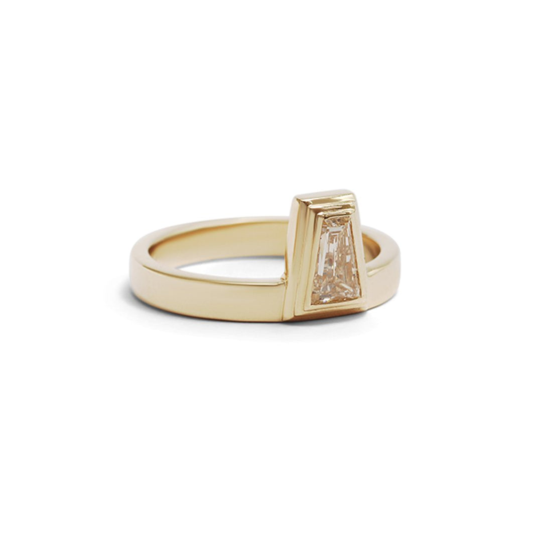 Step Horizon Ring / Champagne Baguette Diamond - Goldpoint Studio - Greenpoint, Brooklyn - Fine Jewelry