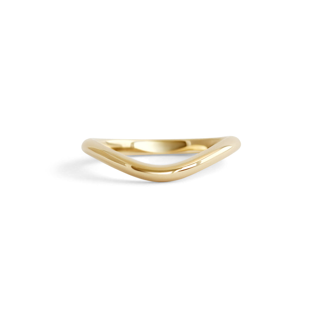 Front view of Dome Band Deep Curve in 14k yellow gold