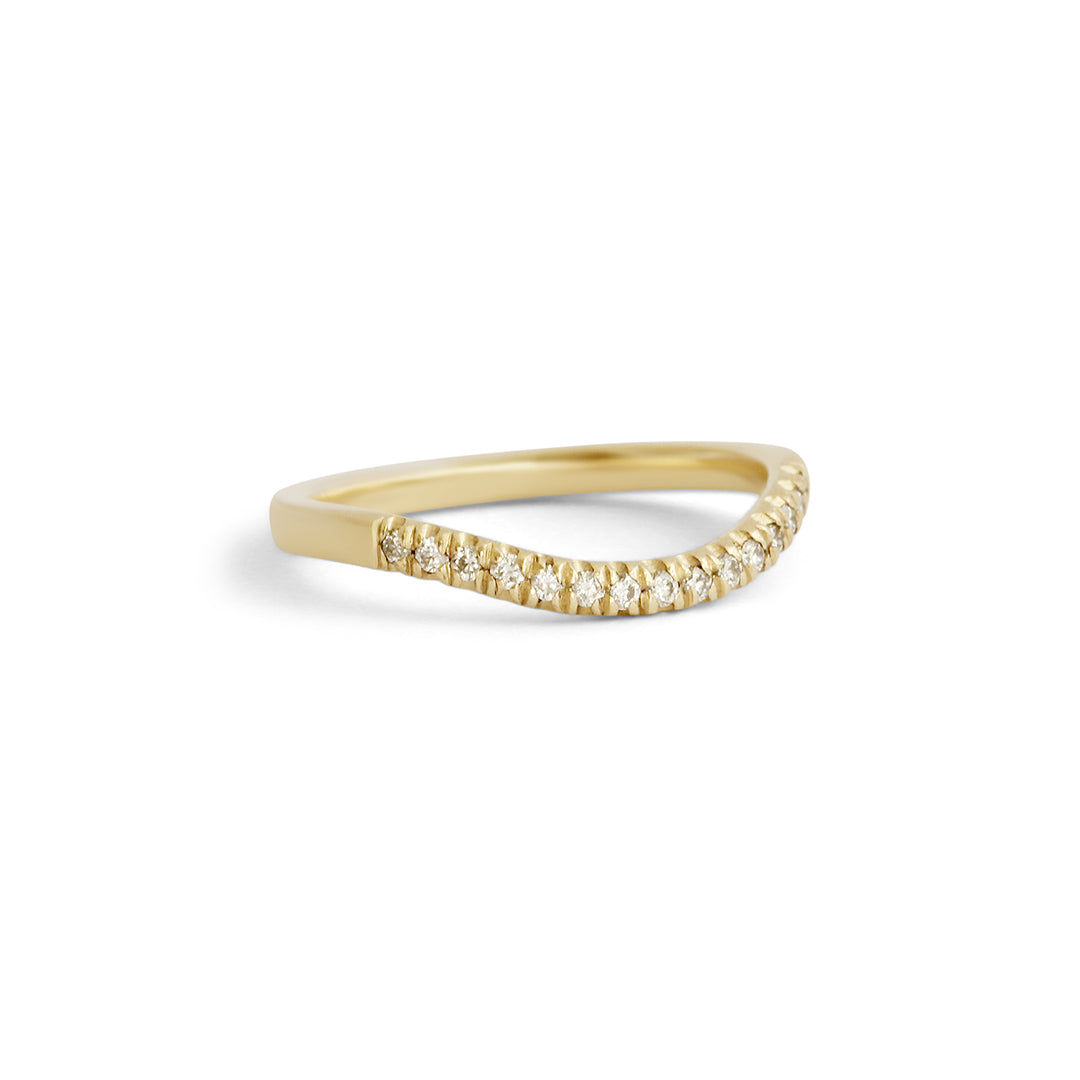 Side view of Curve Flat Band / Deep + Lab Diamonds