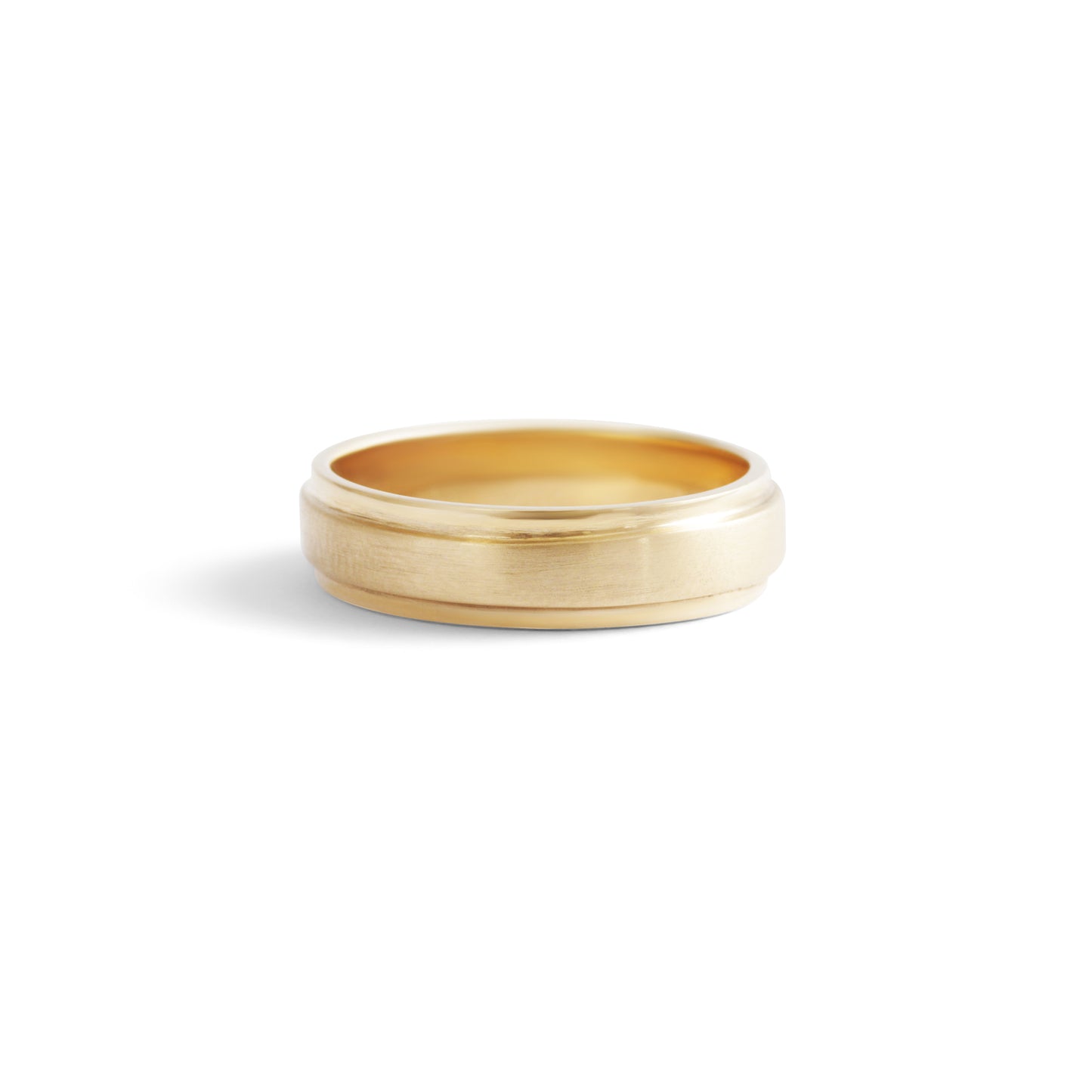 Angled view of Step Flat Band / Matte, Polished Sides